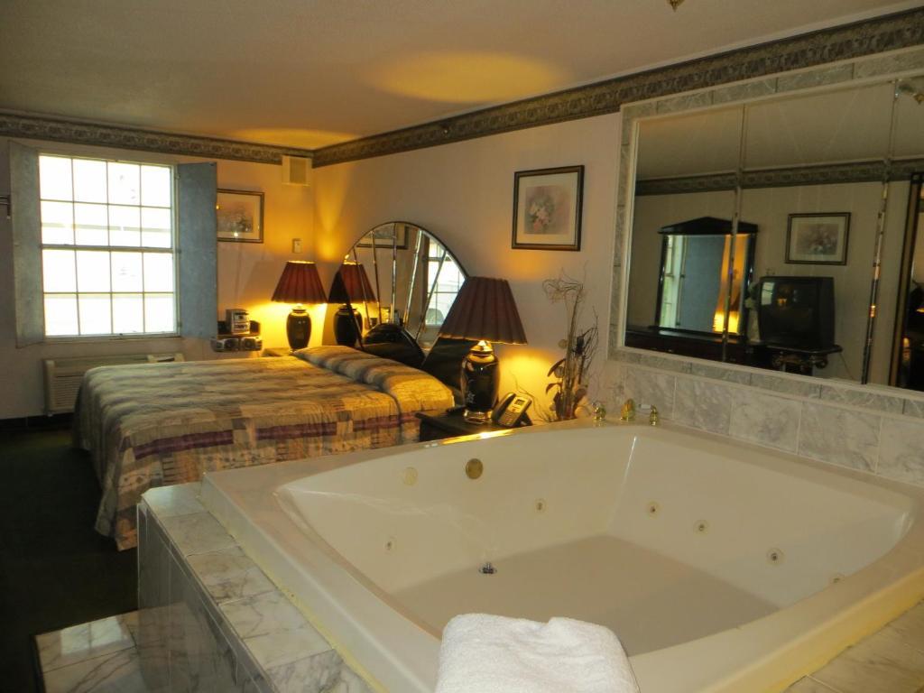 Hollywood Inn & Suites Gurnee Bagian luar foto